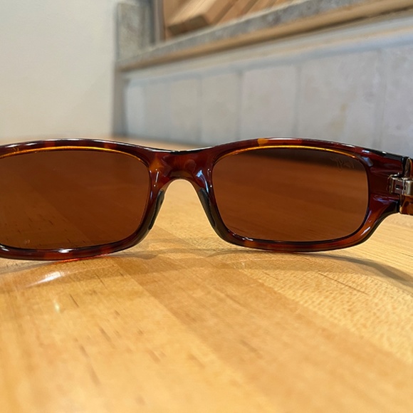 COPY - Maui Jim Peak Polarized Wrap Sunglasses - Picture 4 of 7